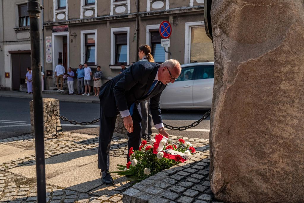 15 sierpnia delegacje złożyły kwiaty